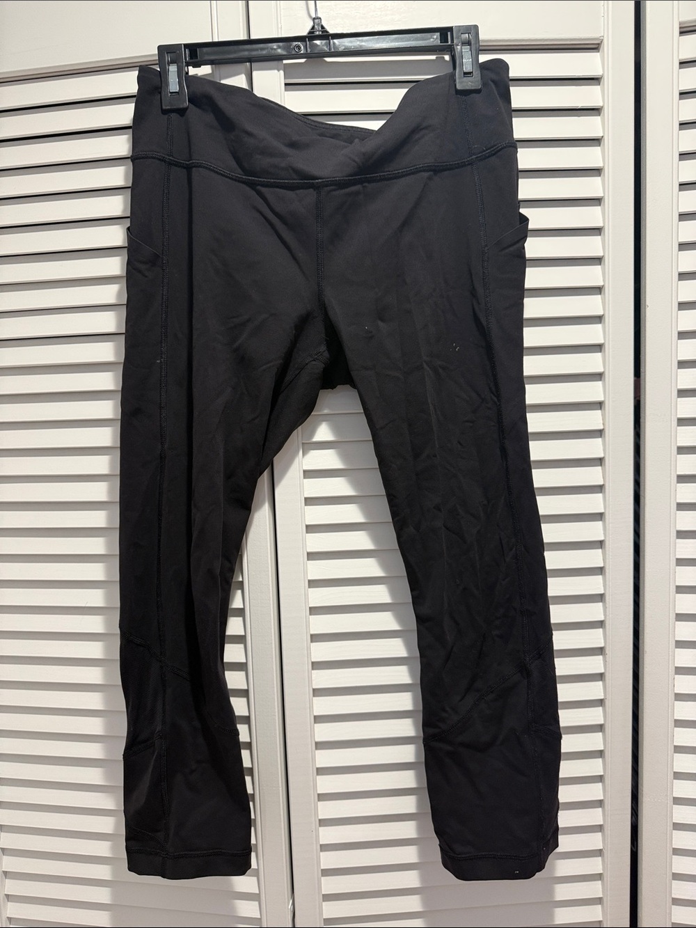 lululemon pace rival crops - size 10